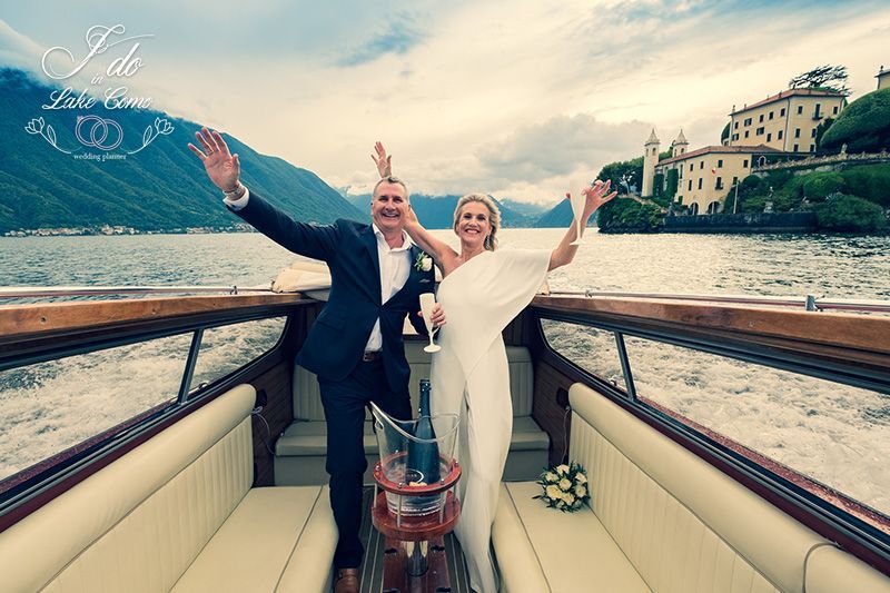 A romantic elopement on Lake Como wedding in lake Como