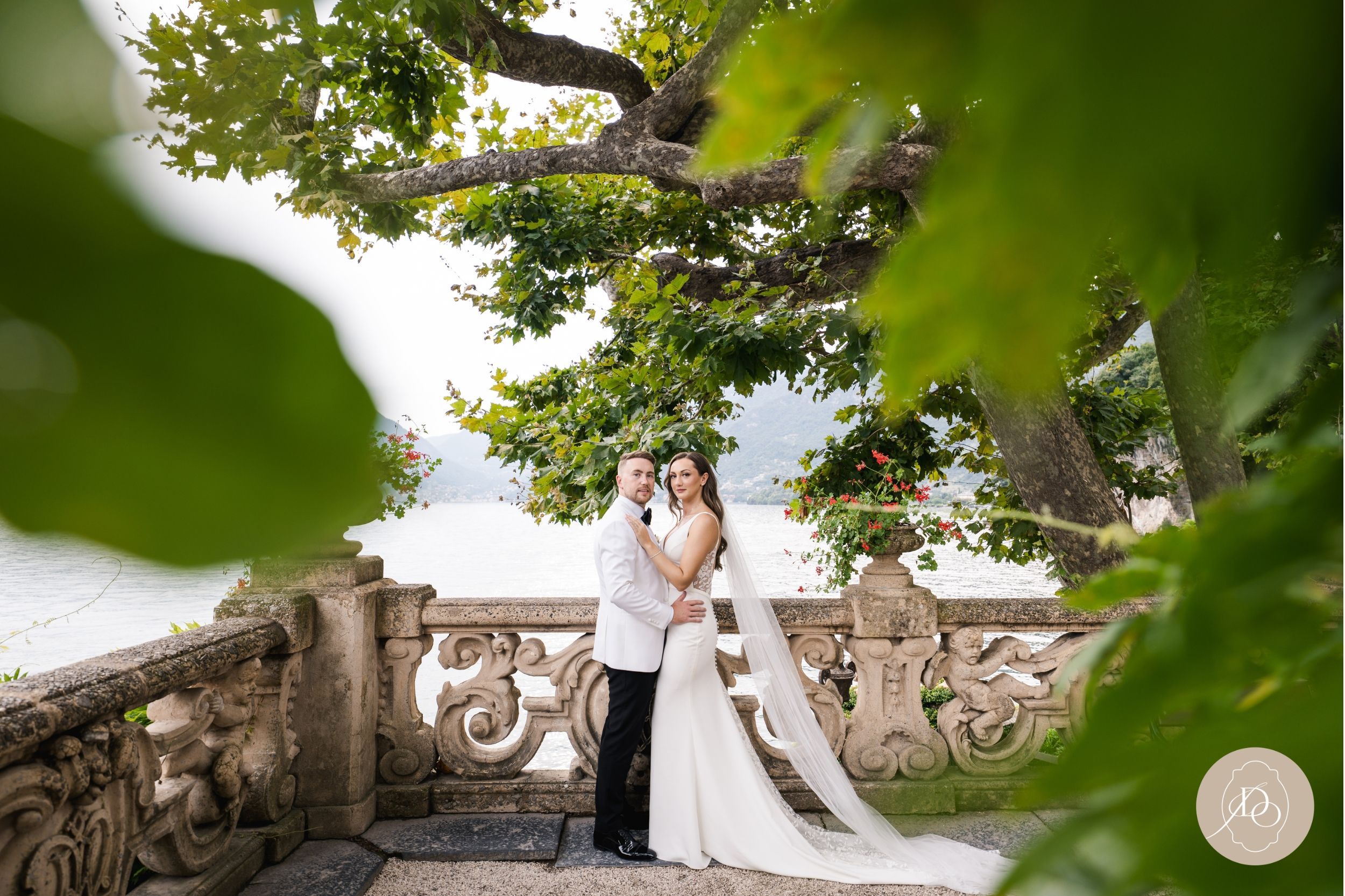 A modern, chic and Iconic wedding at Villa Del Balbianello